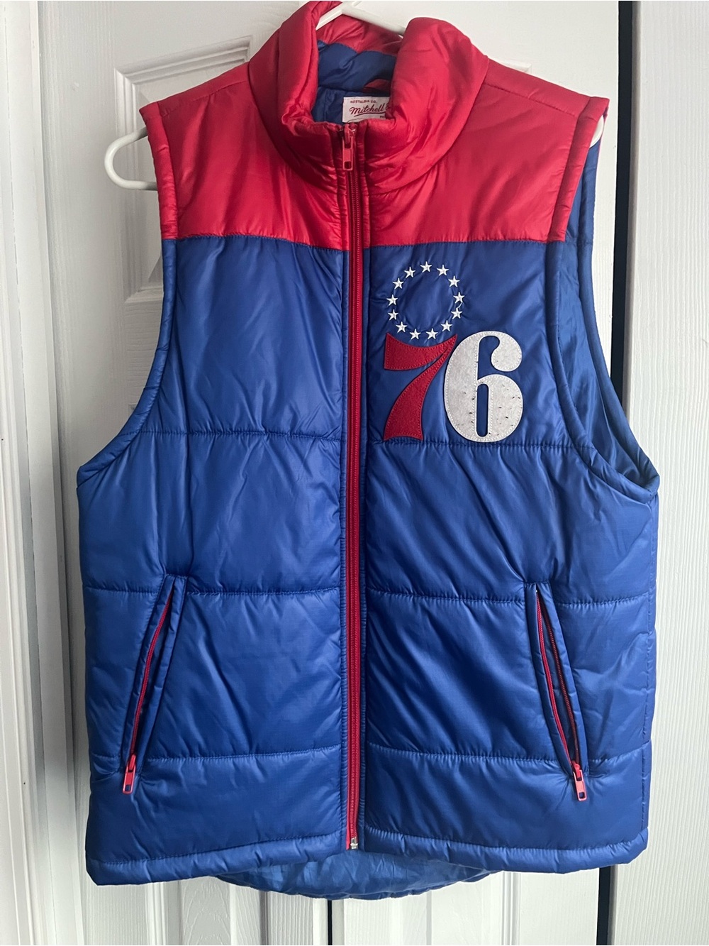 Mitchell & Ness - Philadelphia 76ers Vest - Size Small